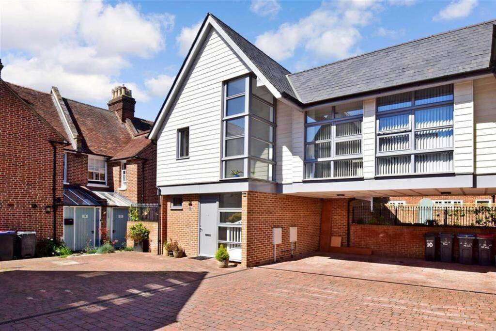 Modern City Centre House With Free Parking Canterbury Eksteriør bilde