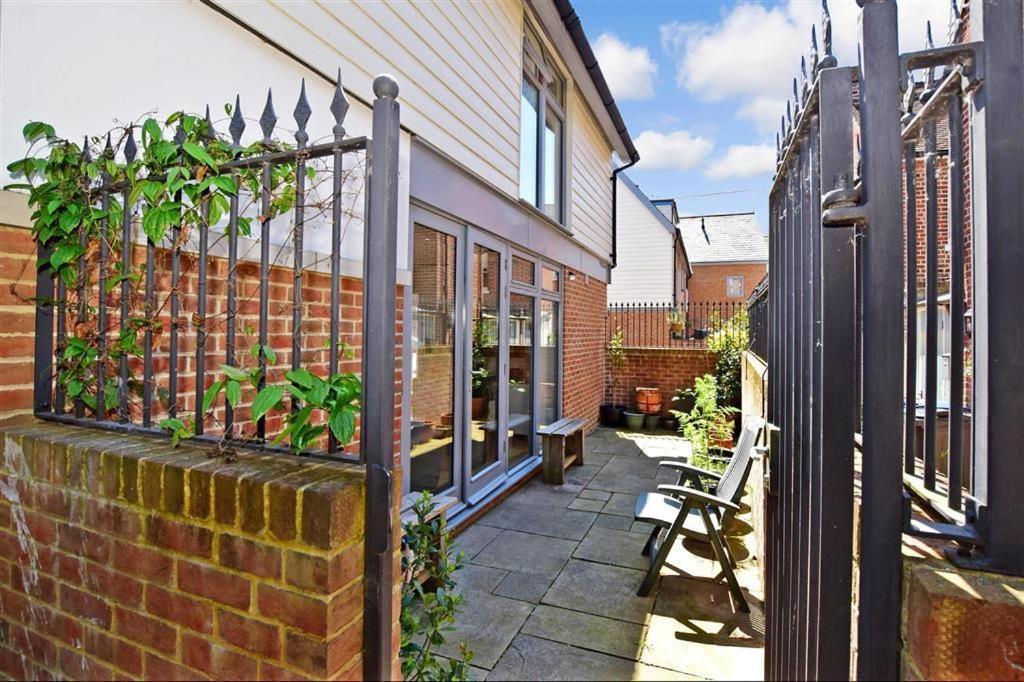 Modern City Centre House With Free Parking Canterbury Eksteriør bilde