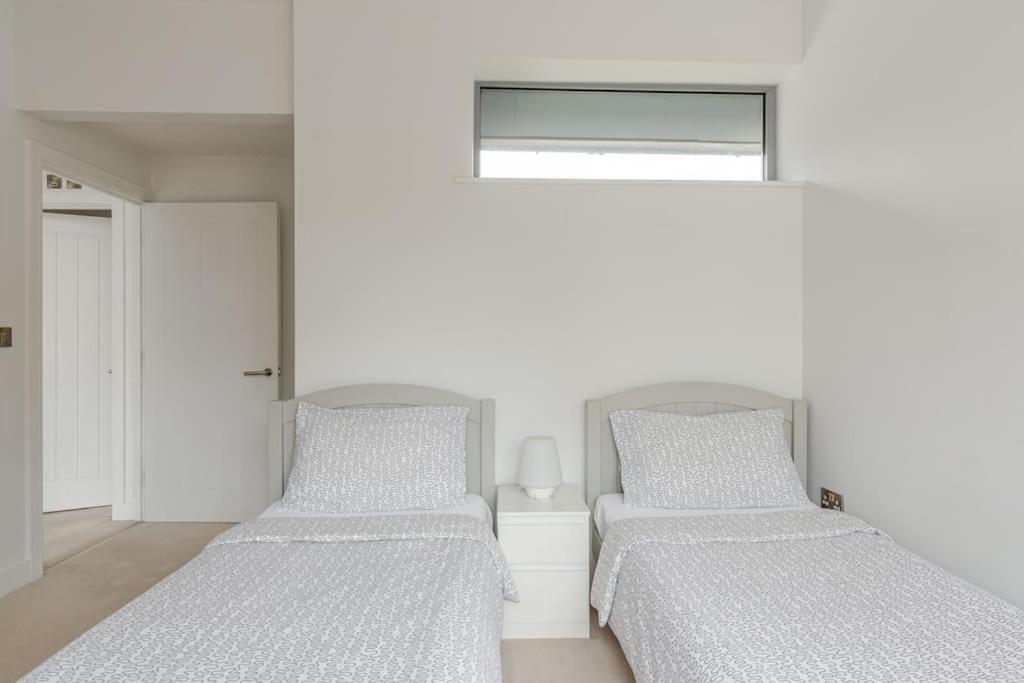 Modern City Centre House With Free Parking Canterbury Eksteriør bilde