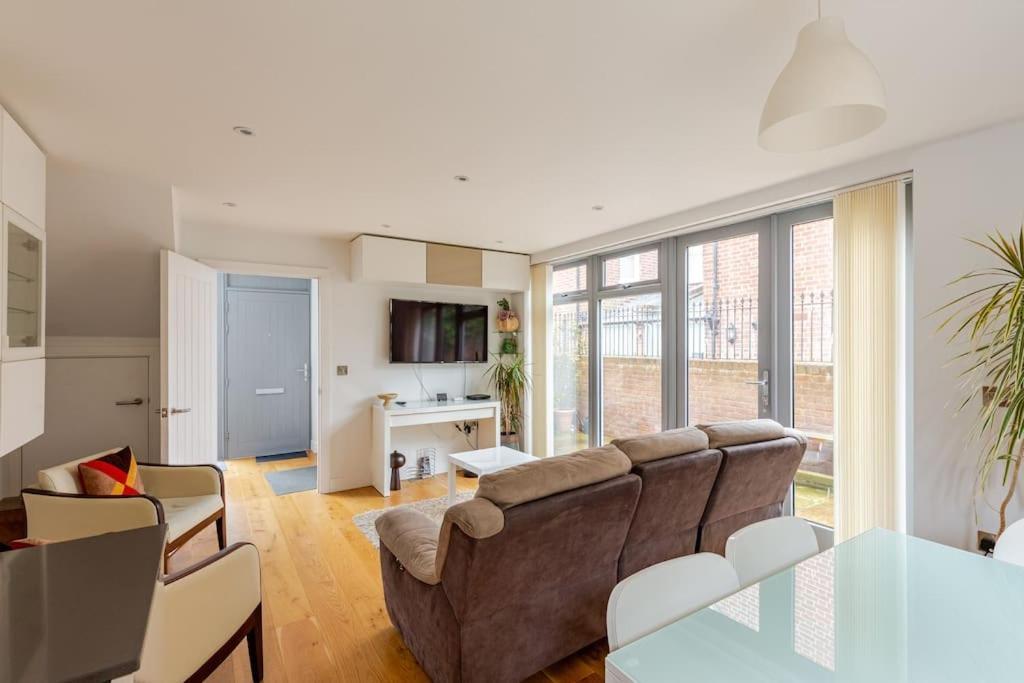 Modern City Centre House With Free Parking Canterbury Eksteriør bilde
