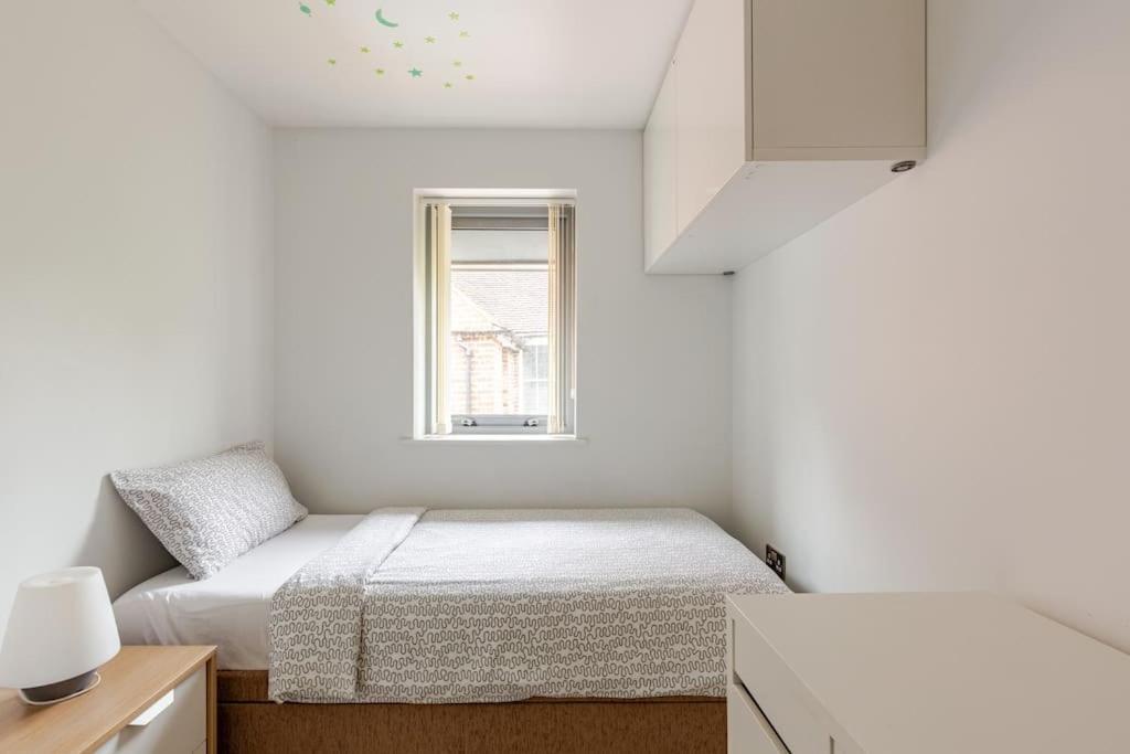 Modern City Centre House With Free Parking Canterbury Eksteriør bilde