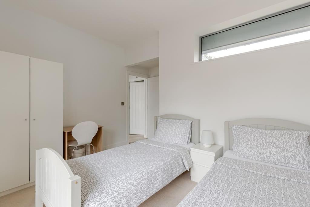 Modern City Centre House With Free Parking Canterbury Eksteriør bilde