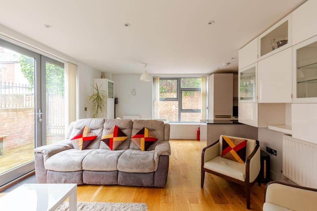 Modern City Centre House With Free Parking Canterbury Eksteriør bilde
