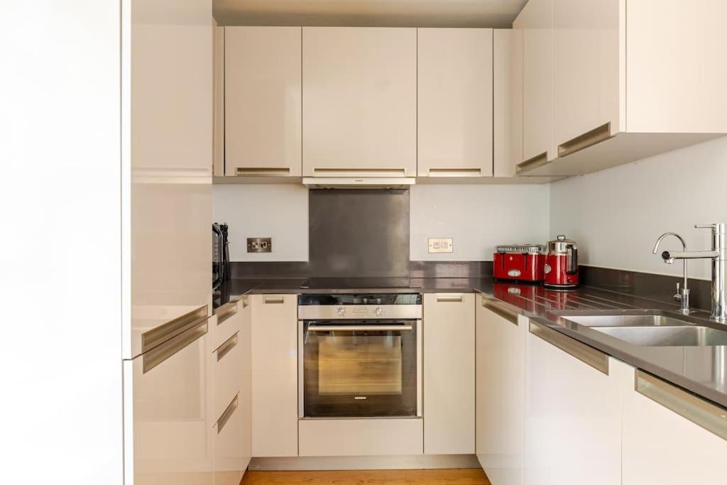 Modern City Centre House With Free Parking Canterbury Eksteriør bilde